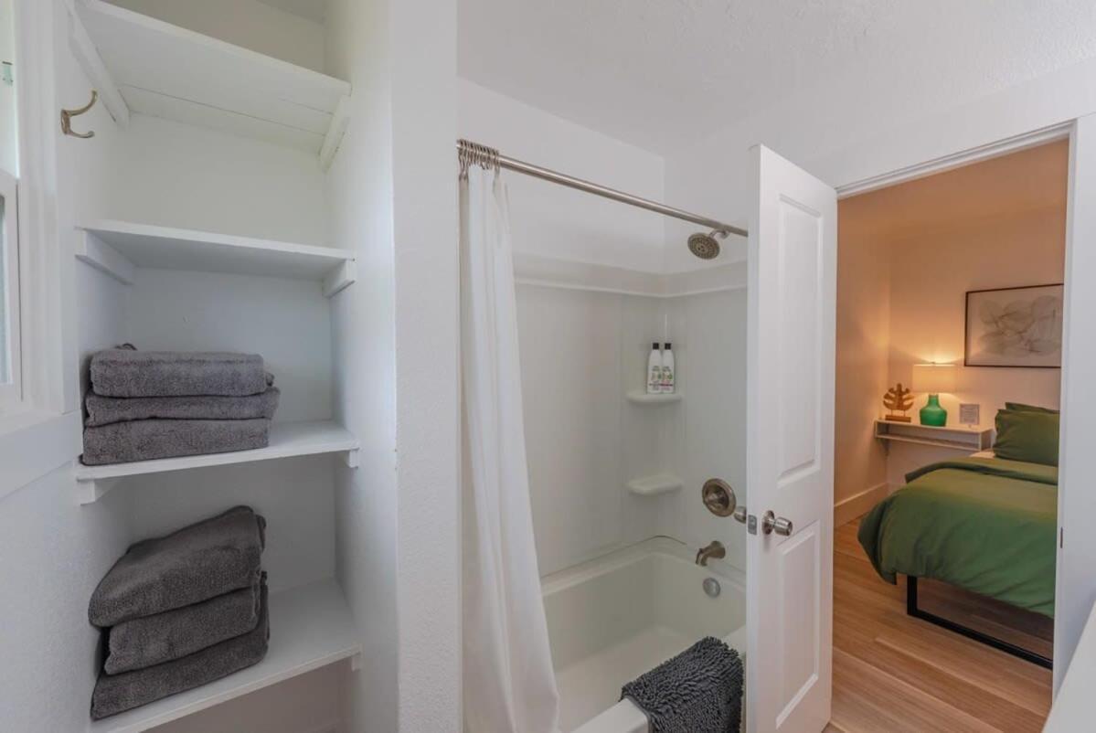 #Stayinmydistrict Coos Bay Cypress Cottage Eksteriør billede